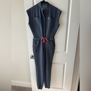 Figs Rafaela Scrub Jumpsuit Graphite XXS